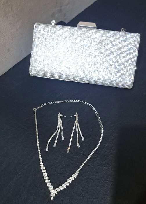 Колие с обеци, шнола и форкети ,блестяща чанта