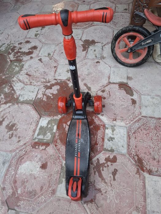 Детский самокат В хорошем состоянии