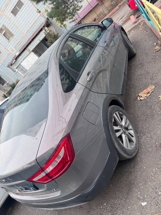 Продаю срочна машину лада веста крос 1.8 не нахаду