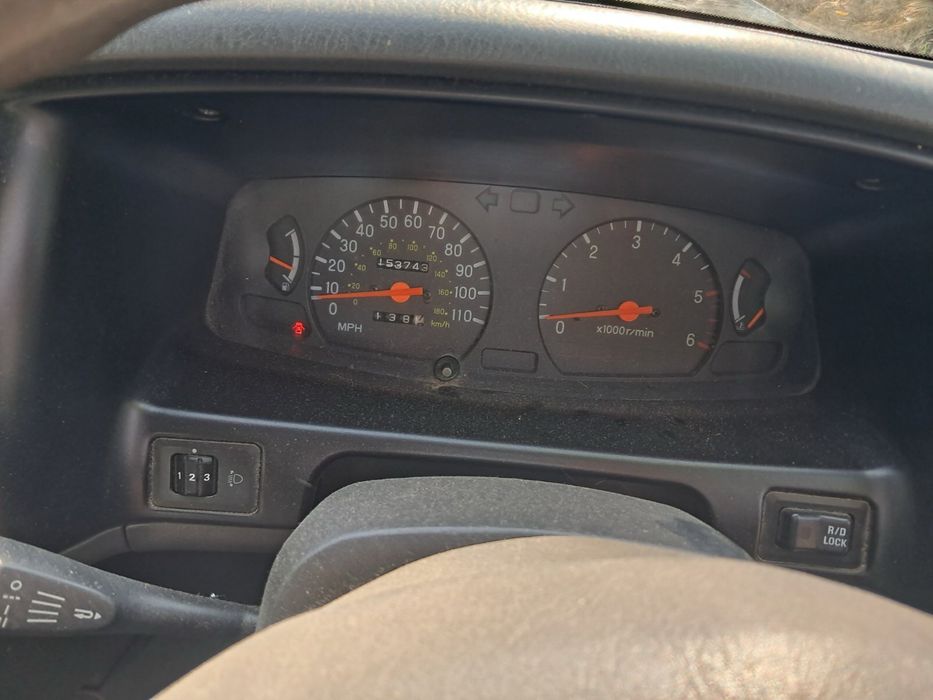 Mitsubishi L200 2.5 TDI - десен волан