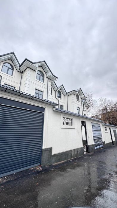 Коттедж 7 комнат 220м2  . массив Феруза Греческий Городок .