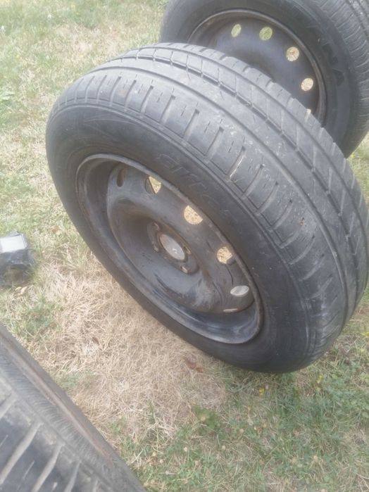 De vanzare set patru roti dacia logan