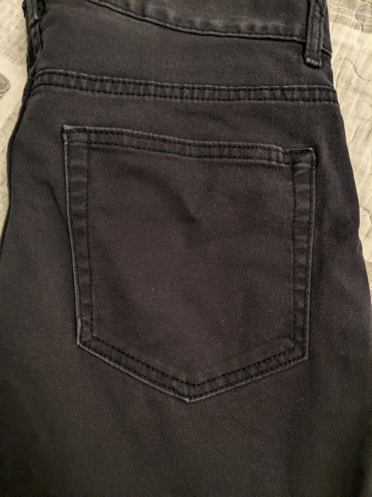 Черные джинсы H&M