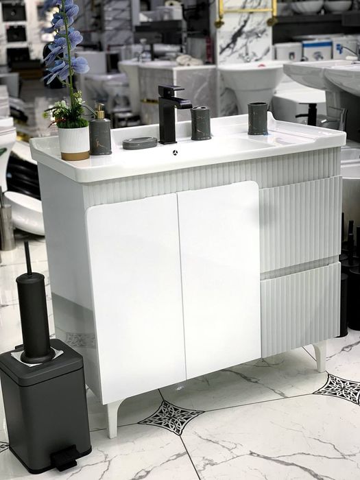 Hamom uchun mebel rakvinalar