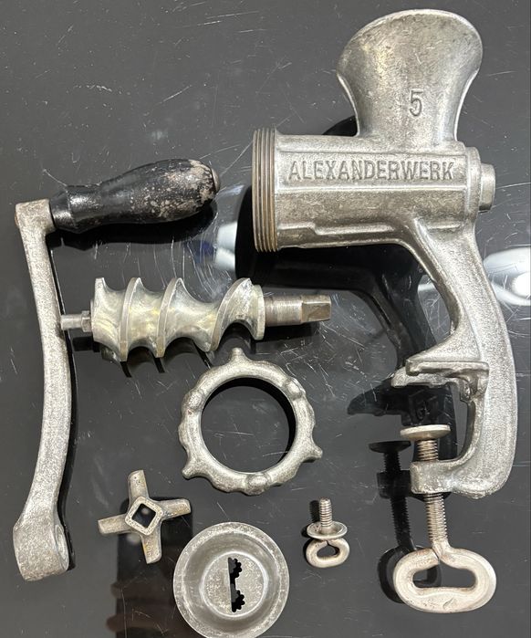 Ръчна немска винтидж месомелачка Alexanderwerk 5 с приставка шнек