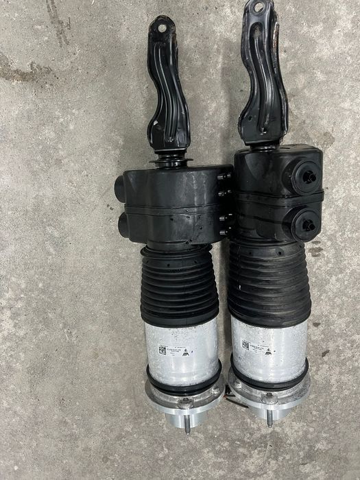 Предни възглавници и амортисьори за Порше Тайкан 9J1.616.038.D