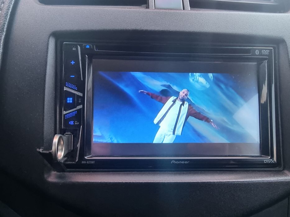 Продаётся магнитола Pioneer