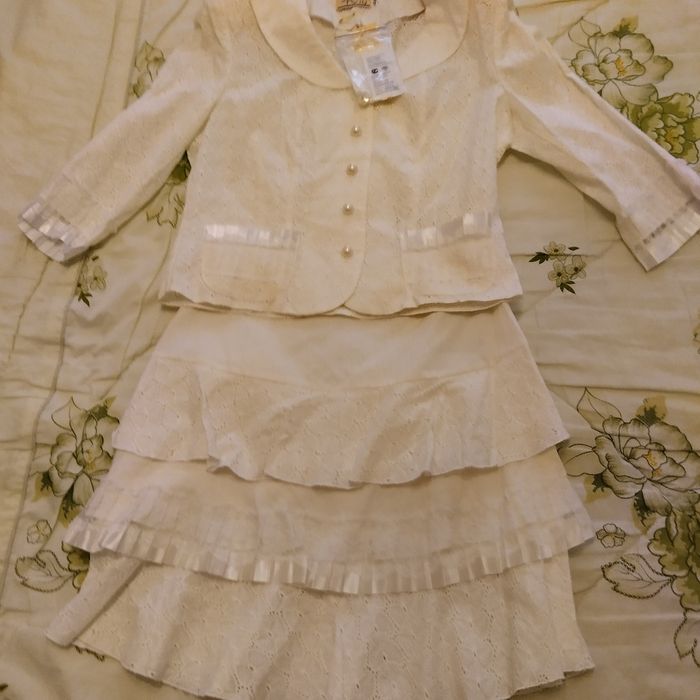 Продам женский костюм