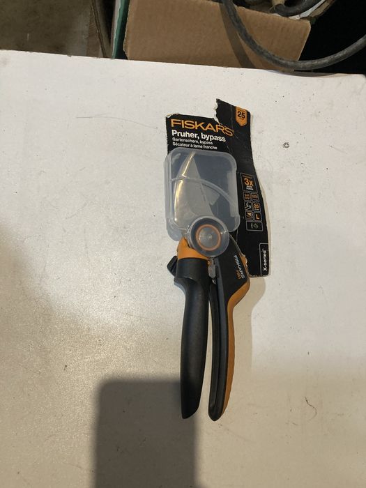 Foarfeca FISKARS PowerGear P961, L, otel