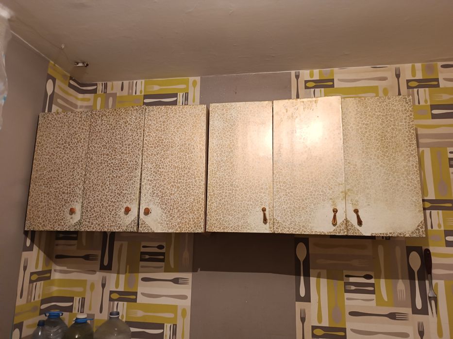 Отдам даром шкафы кухонные.