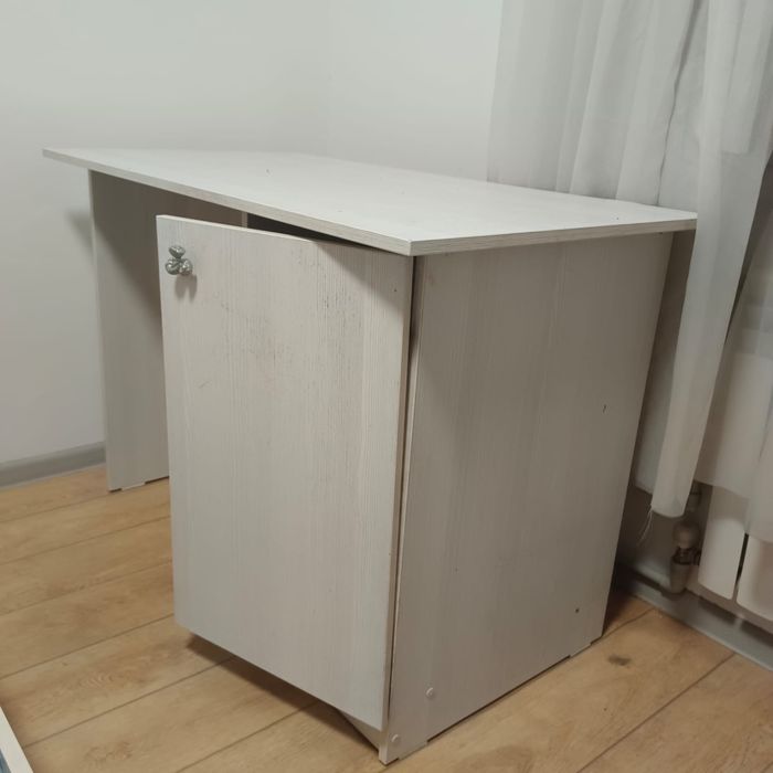 Продам столик для комнаты