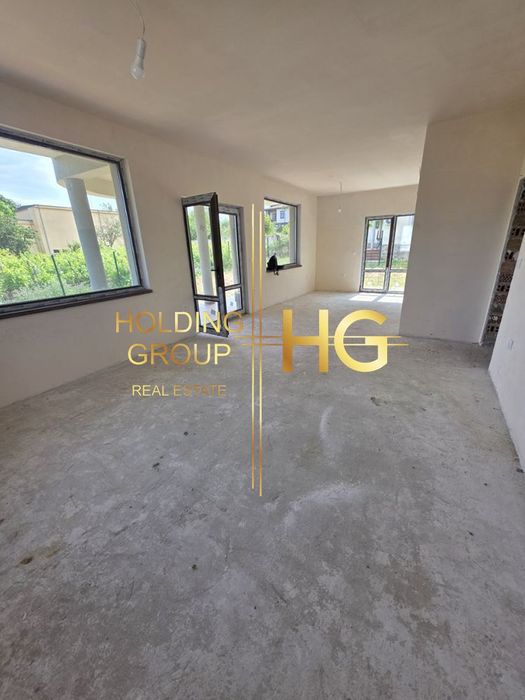 Къща в Варна, област-с.Равна гора площ 245 цена 179000