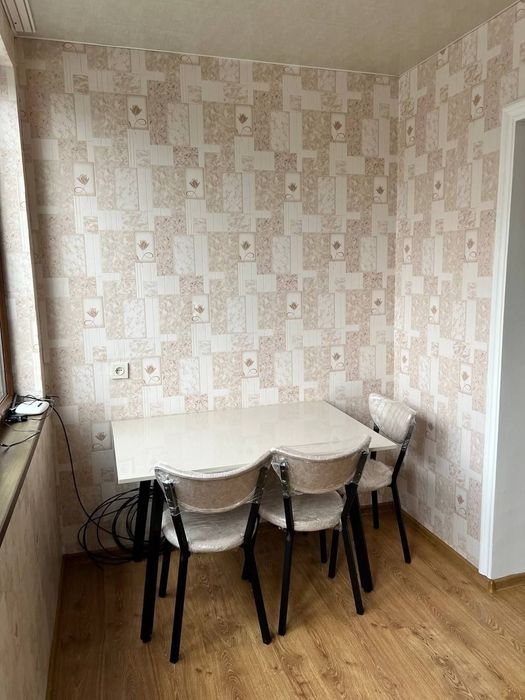 Продаётся 2/2/4. Олмазарский район. Метро Беруни.