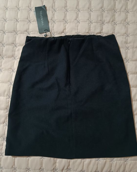 Черна дамска пола