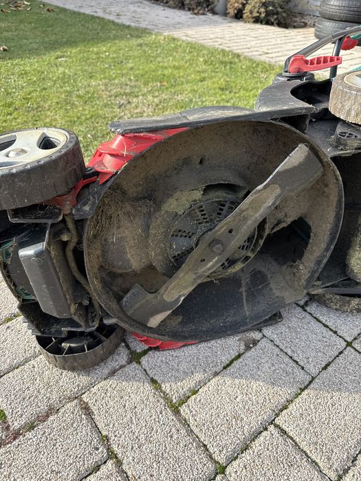 Masina de tuns iarba Bosh ARM3400