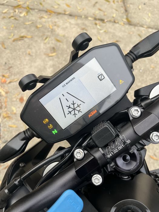 Motocicleta Ktm duke 790