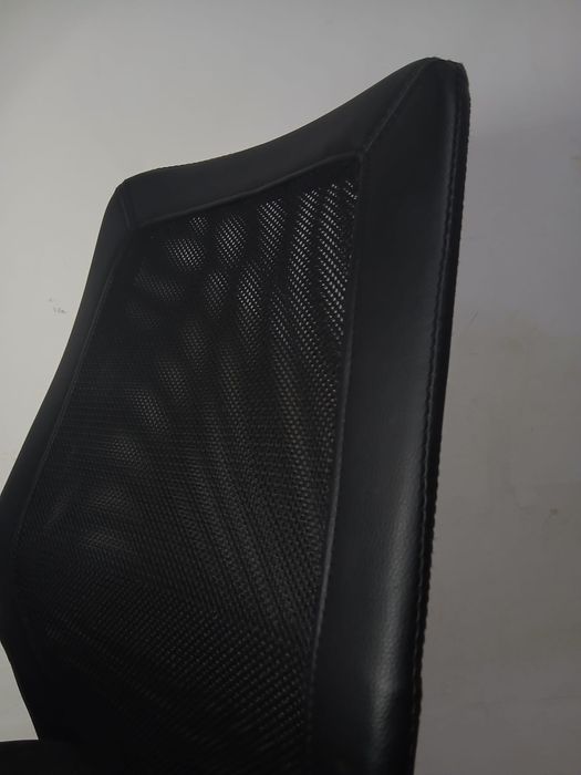 Scaun de birou negru