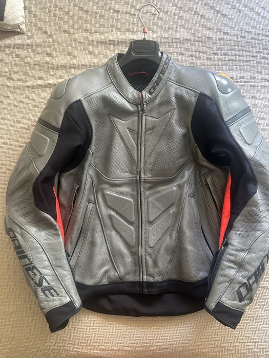 Dainese Super Race Перфорирано Кожено Яке - Размер 52