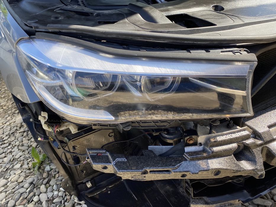 Far dreapta complet cu module BMW seria 7 G11
