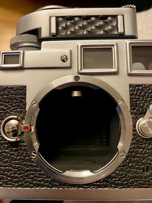 Leica M3 cu husa si exponometru Leicameter
