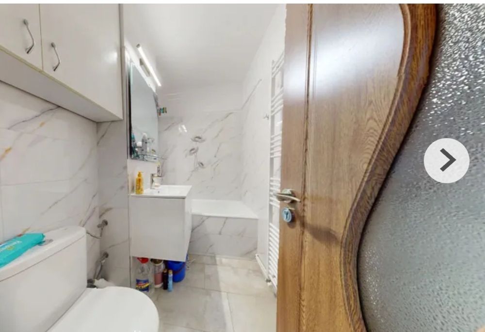 Vând garsonieră confort