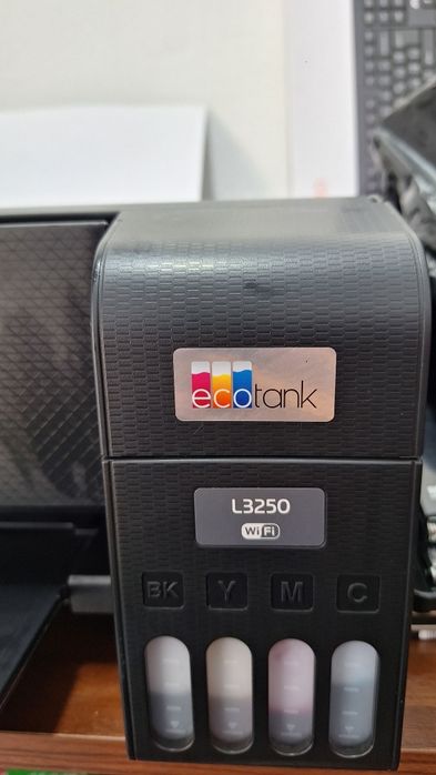 Epson L3250 deyarli yangi