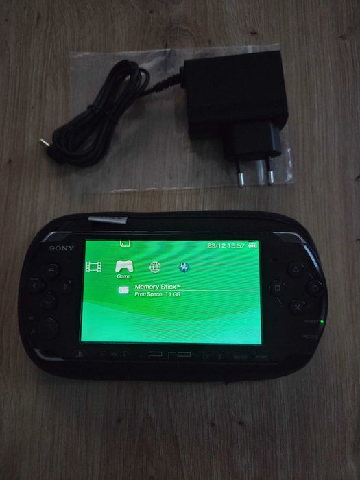 Jucărie PSP Sony 3004 modat 32gb Sandisk cu adaptor stare impecabila
