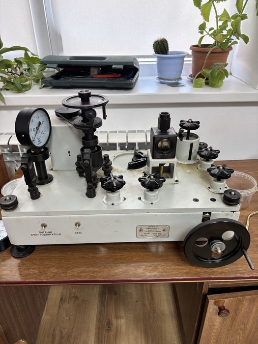 Грузопоршнеаой манометр 0,02% до 6 кг