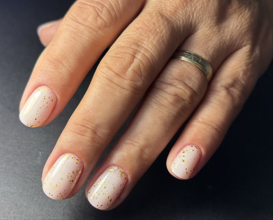 Unghii cu gel - manichiura si pedichiura