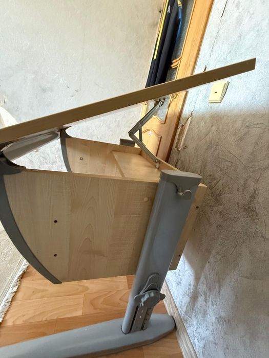 Стол деревянный для учёбы