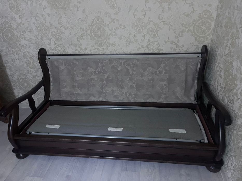 Продам диван  80000 тенге