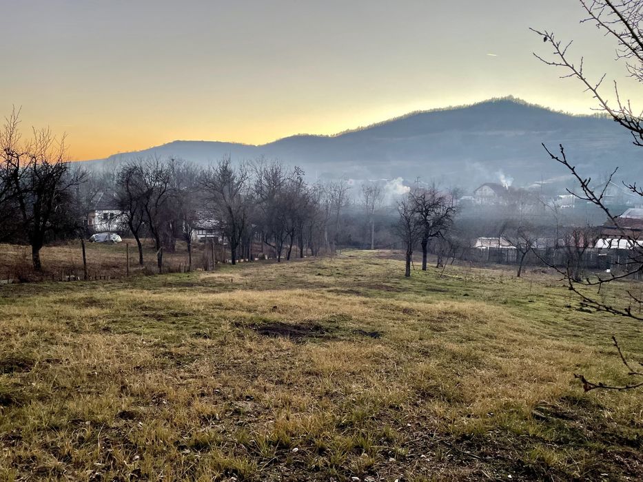 Teren intravilan Valeni Podgoria, Com. Calinesti AG