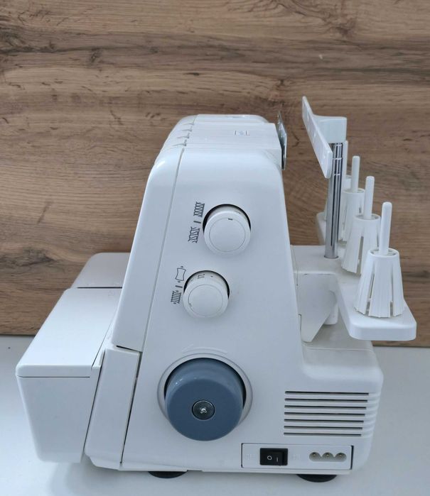 Швейная машинка Janome