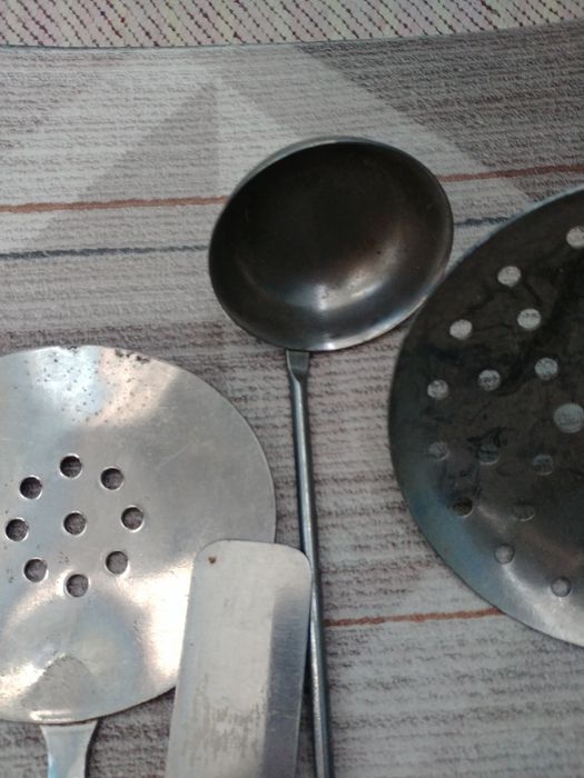 Продаю столовые приборы