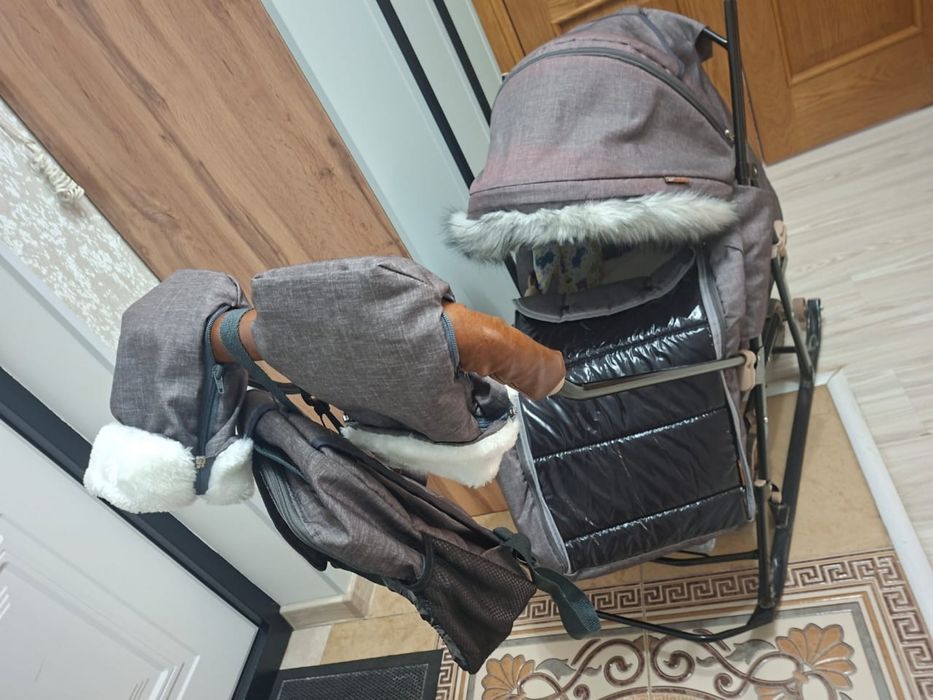 Продам санки коляску