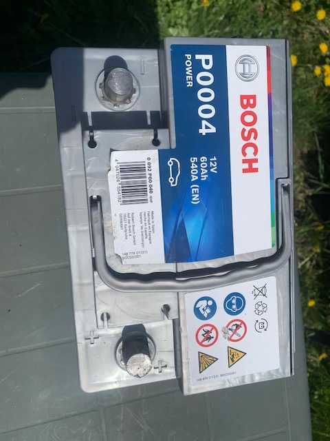 Baterie auto Bosch Power Line P0004 12 V 60 Ah 540 A 24.2 x 17.5 x 17.5 cm  - Nefolosita