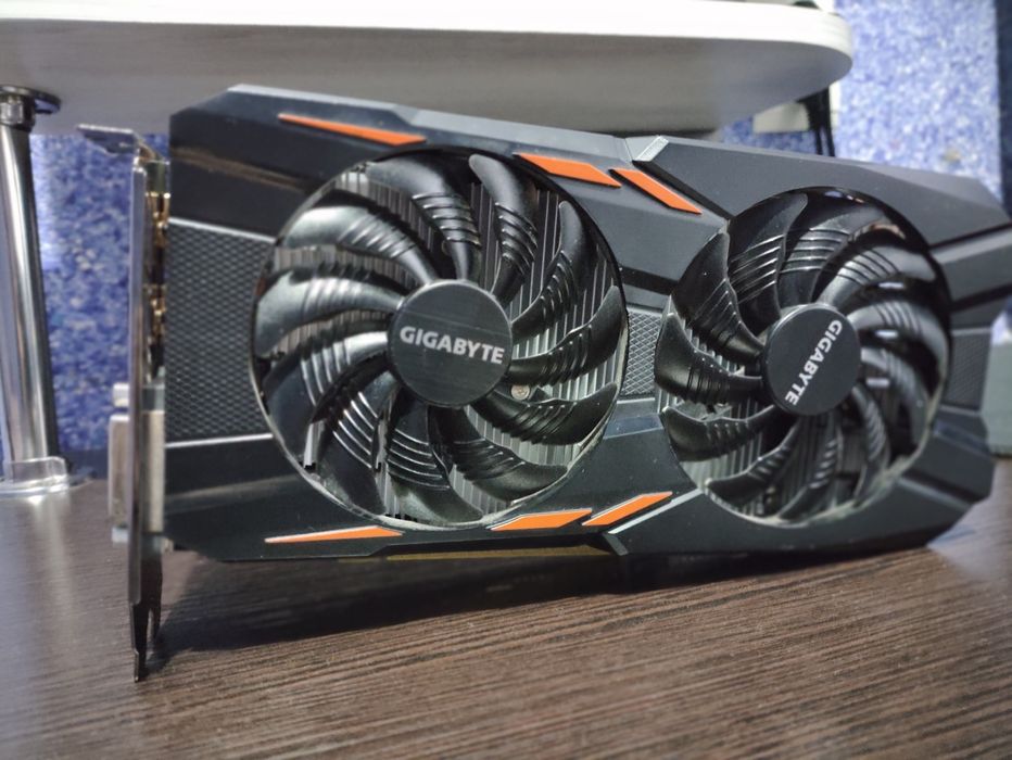 Gigabyte gtx 1050 ti windforce - не даёт картинку