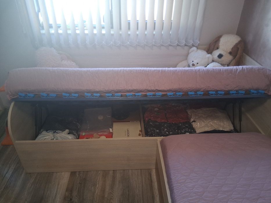 Ъглови легла с матраци и подматрачни рамки