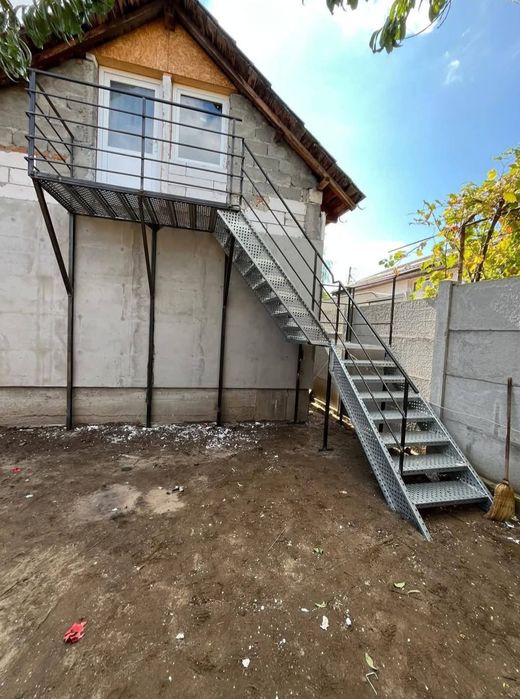 Scări metalice galvanizate
