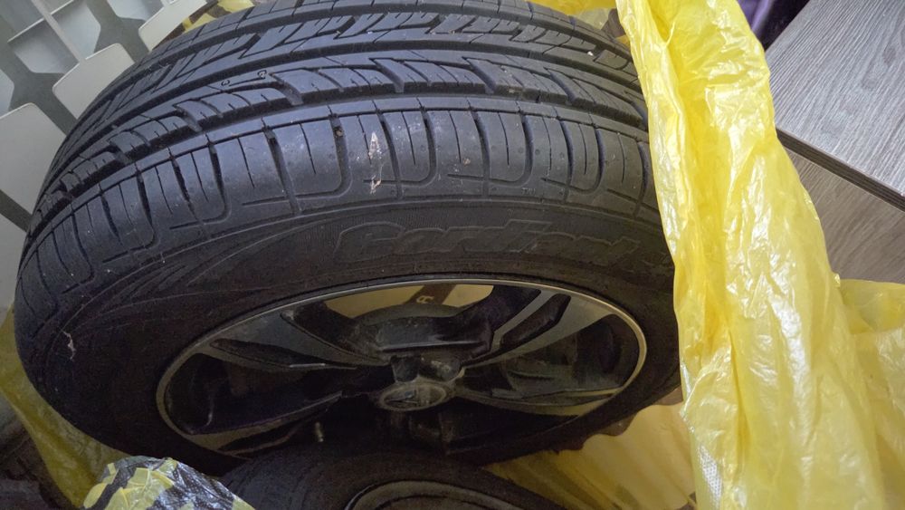 Продам резину с дисками в отличном состоянии
