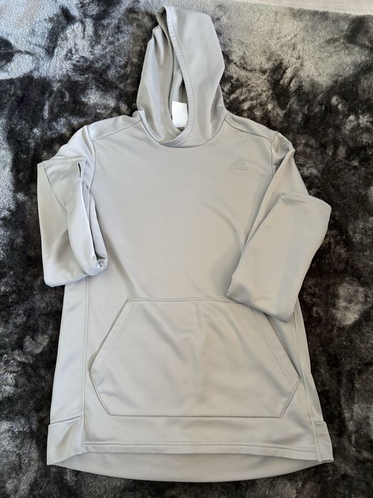 Суйчер Adidas.