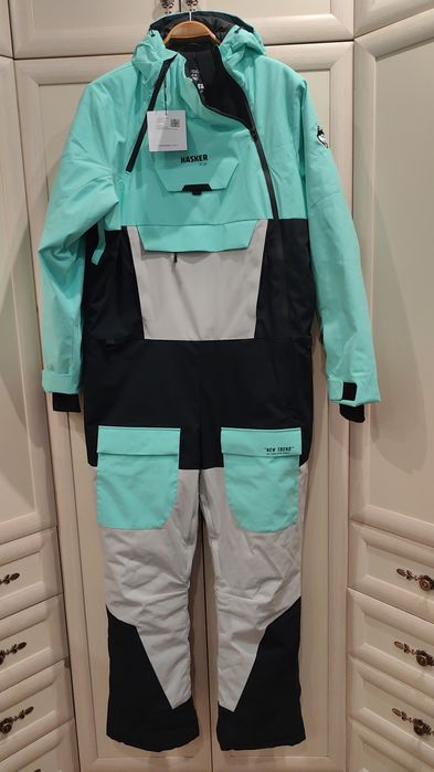 Новый горнолыжный комбинезон