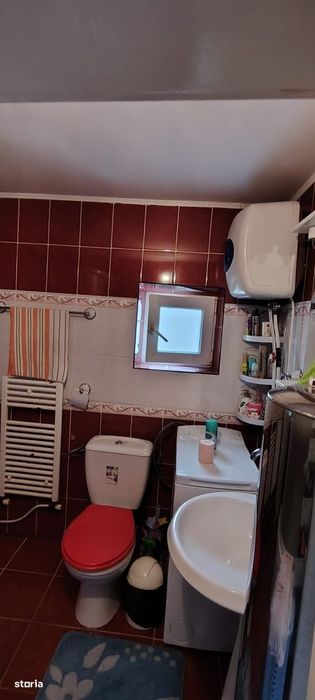 Casa cu etaj zona centrala in Cucorani