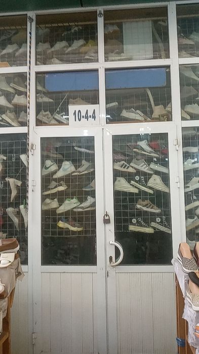 Ассалому елекум Ипподром узбек бозорида магазин сотилади 9кв