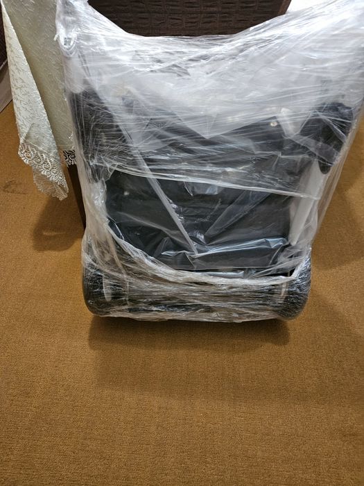 Детска количка унисекс в бяло и черно