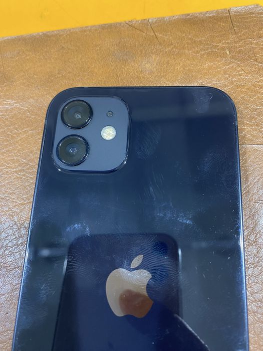 Продам срочно Айфон 12 торг