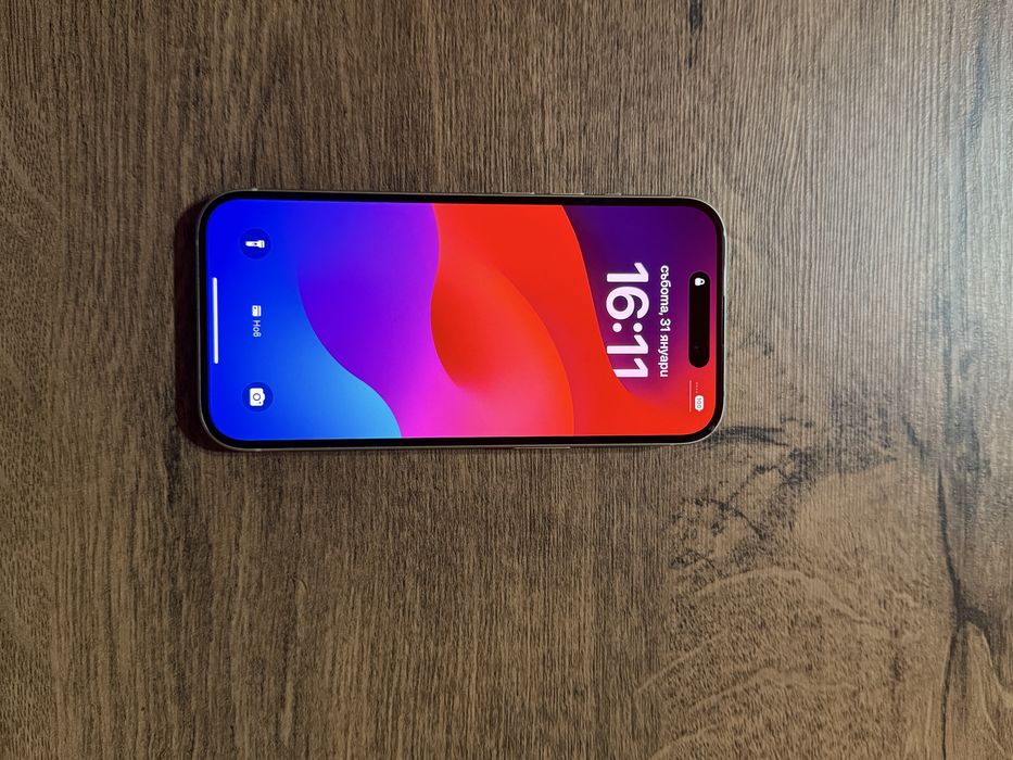 Продавам Iphone 15 128gb