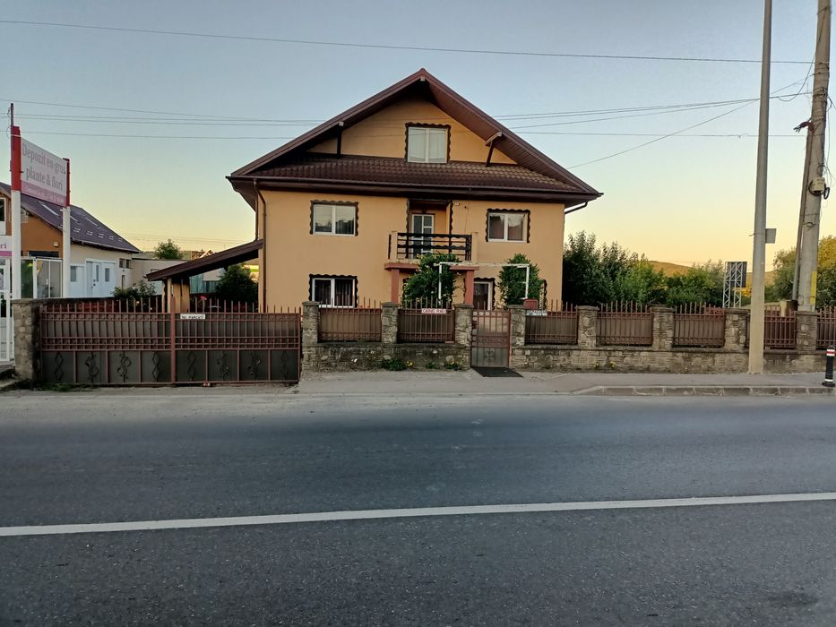 Spațiul ideal pentru FIRMĂ situat la baza podului Mall Moldova