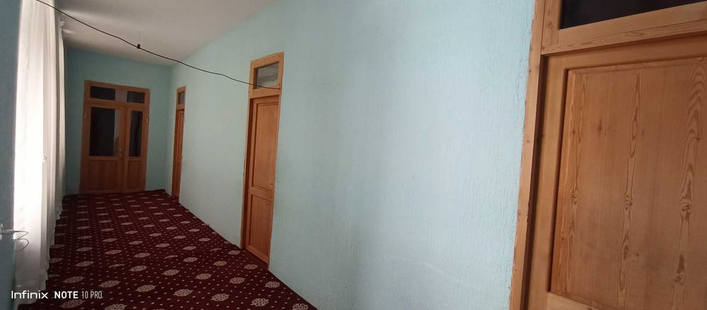 Hovli sotiladi Nazarbekda