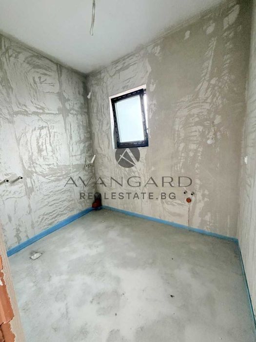 оф.25533 Двуетажна къща с двоен гараж/ Кючук Париж